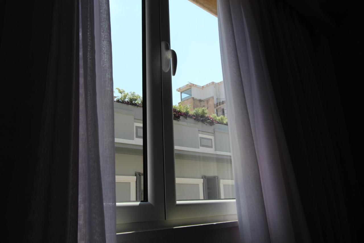Aiolos Ermou 64 2nd Floor Junior Atena